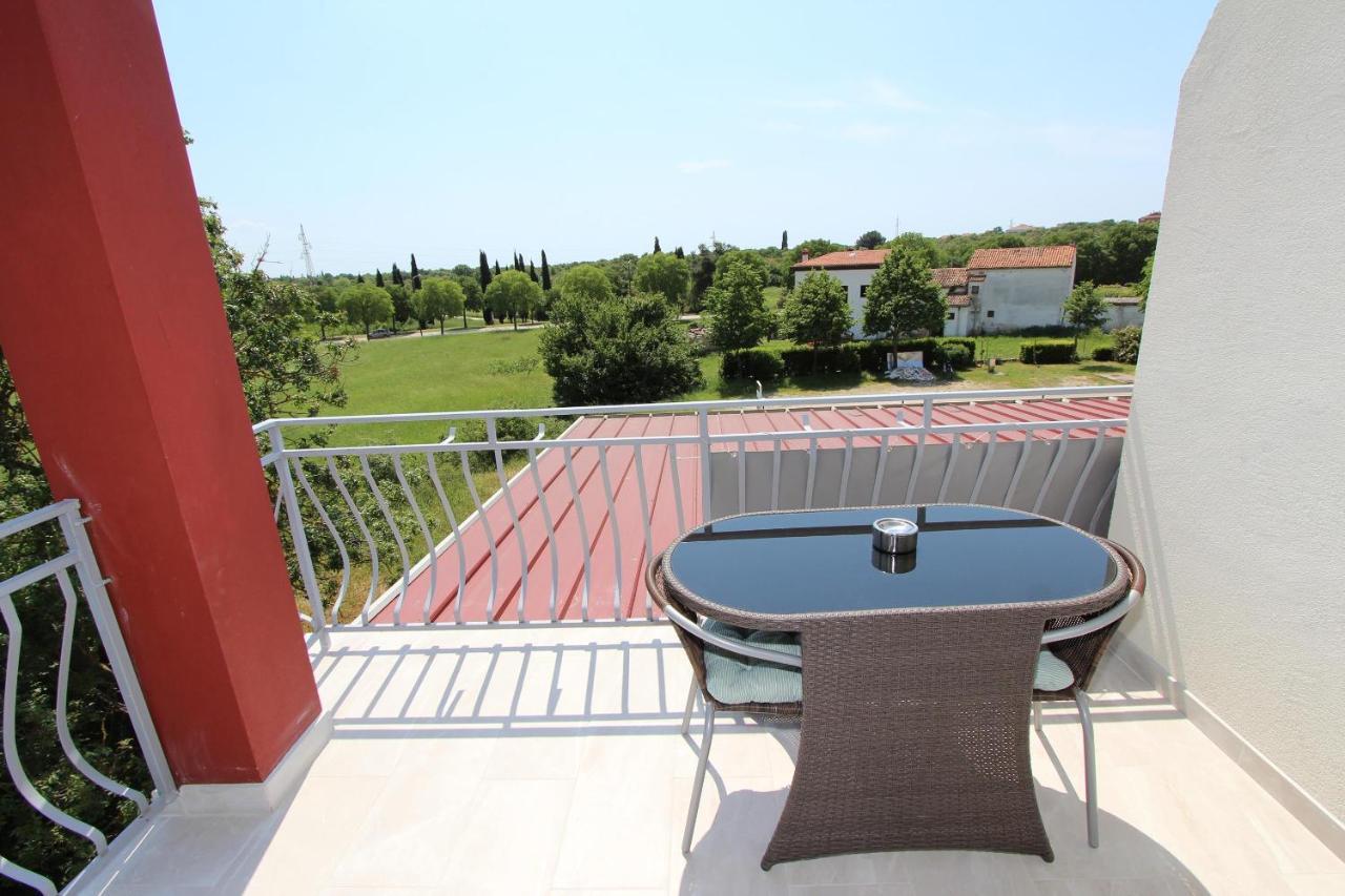 Guest House Ambienti Rovinj Bagian luar foto