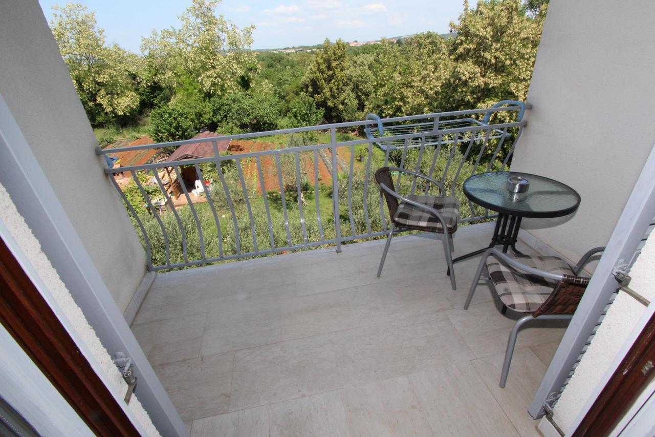 Guest House Ambienti Rovinj Ruang foto