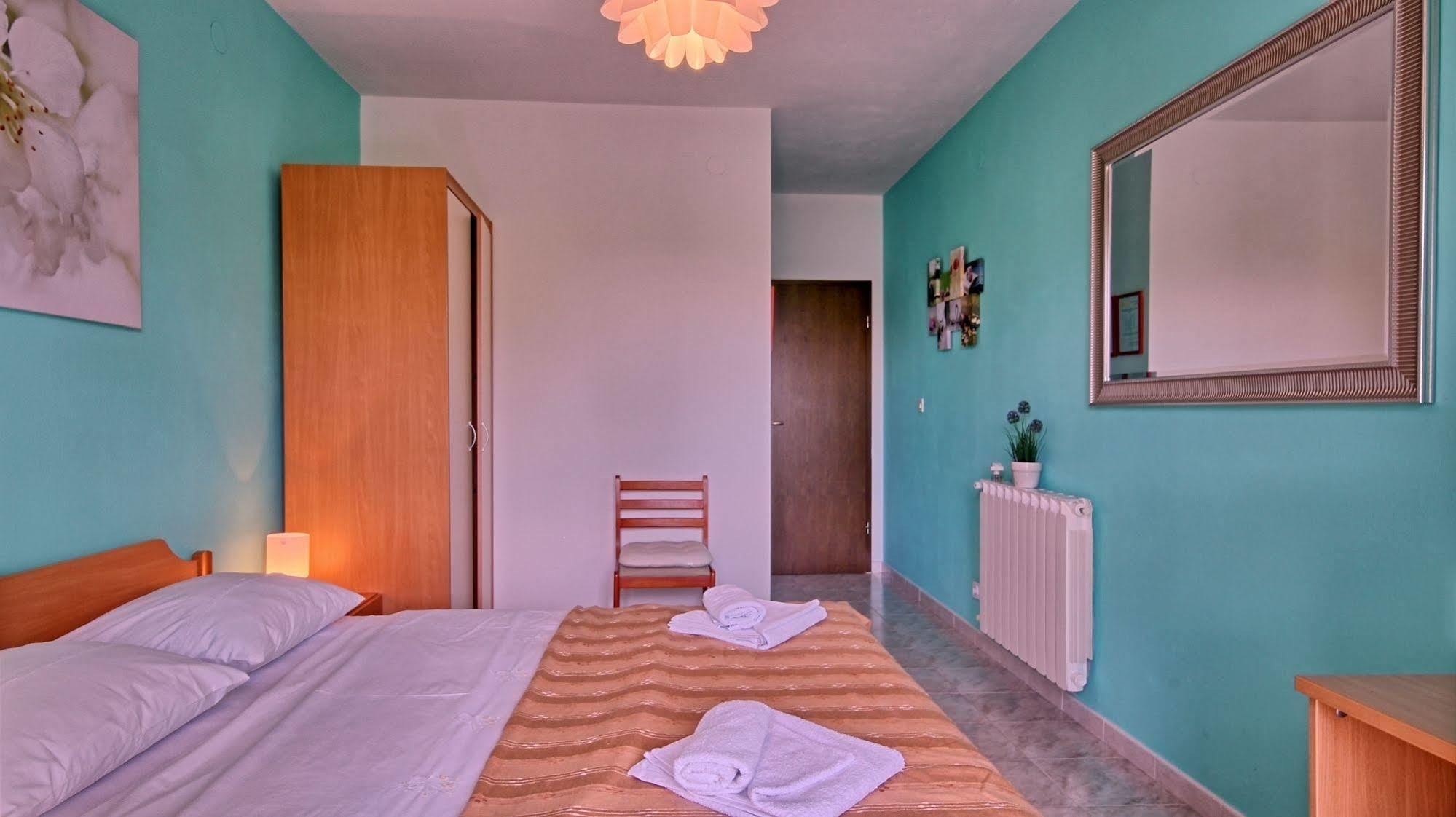 Guest House Ambienti Rovinj Bagian luar foto
