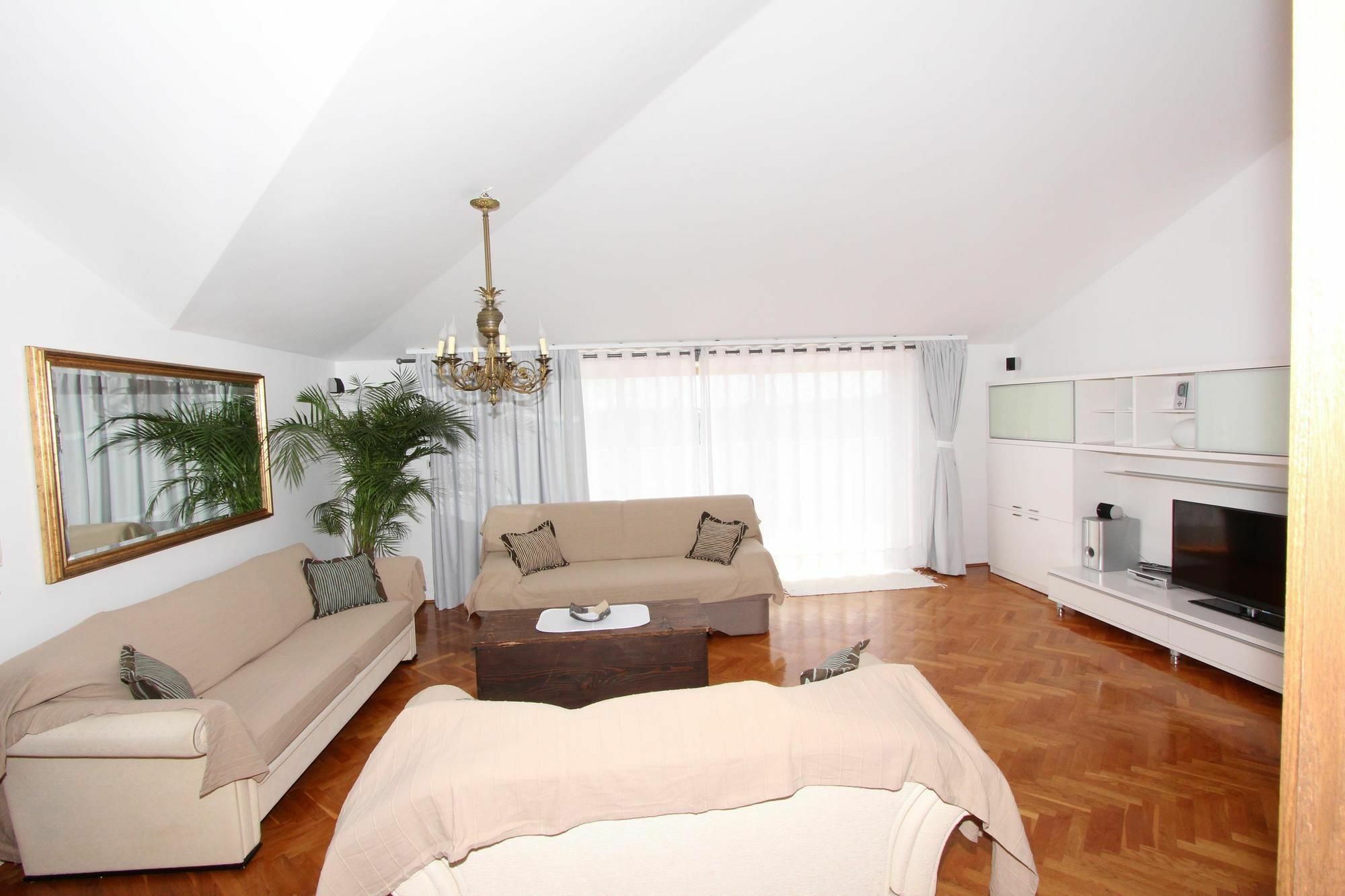 Guest House Ambienti Rovinj Bagian luar foto