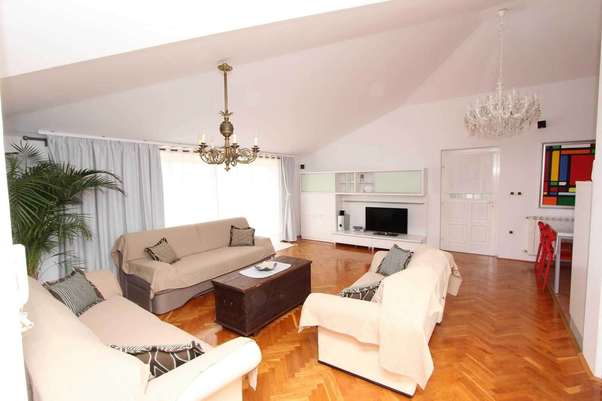 Guest House Ambienti Rovinj Bagian luar foto